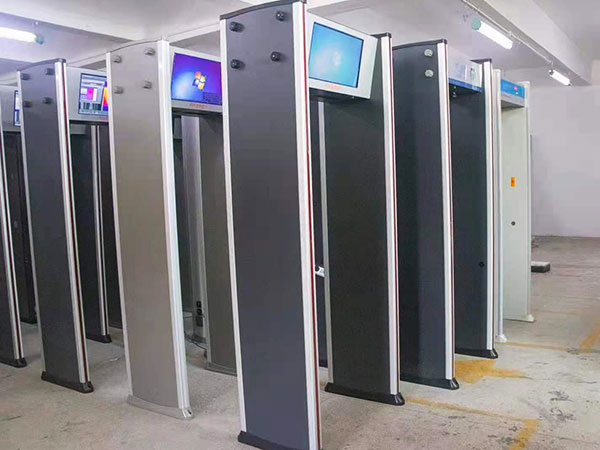 門(mén)式測(cè)溫儀